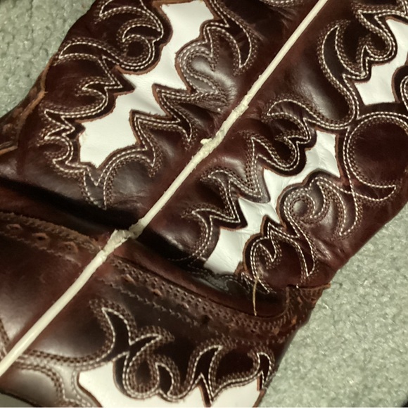 Ariat Cowgirl Boots - Picture 6 of 9